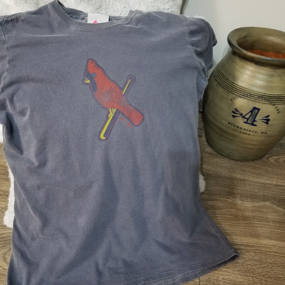 Cardinals retro distressed t shirt size small